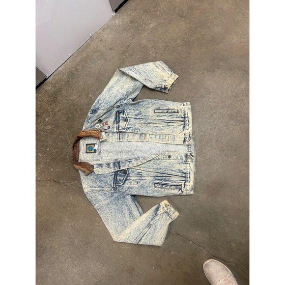 Vintage rare Fluid Acid Wash Denim Jacket with Leather Collar and Pins - Picture 3 of 11